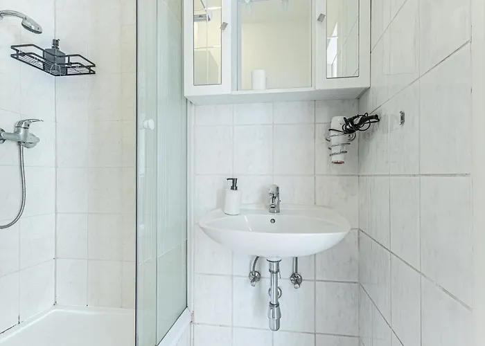 Beautiful 1br Apt, 10 Min To Westbahnhof Διαμέρισμα *